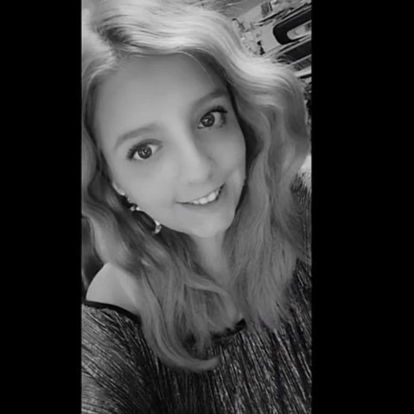 Meet your Posher, Cadielyse - Picture 1 of 1